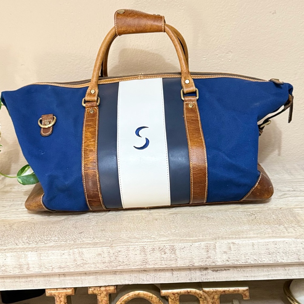 FH WADSWORTH  Elegant Blue and Brown Duffel Bag
